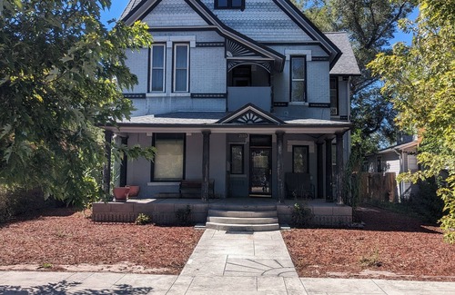 Northside Apartment | Top Rated Studio in Ideal Neighborhood - Pet Friendly & Central