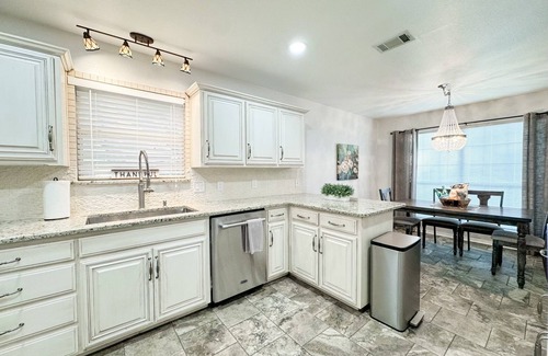 Keller House | Cozy Keller Home: Pet Friendly with Spa & Breakfast Included