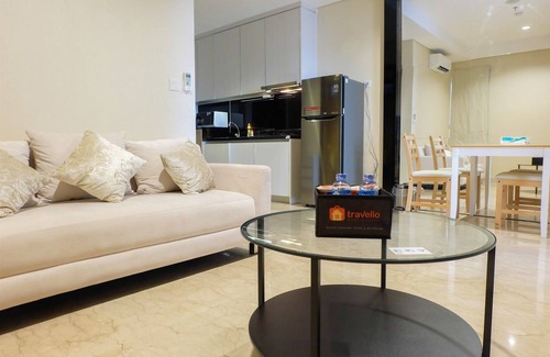 Jakarta Apartment | Cozy North L'Avenue Apartment with Kitchen & Breakfast Included