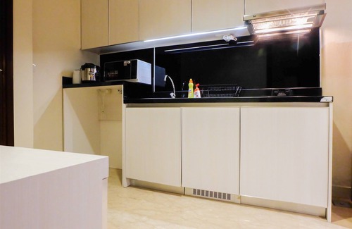 Jakarta Apartment | Cozy North L'Avenue Apartment with Kitchen & Breakfast Included