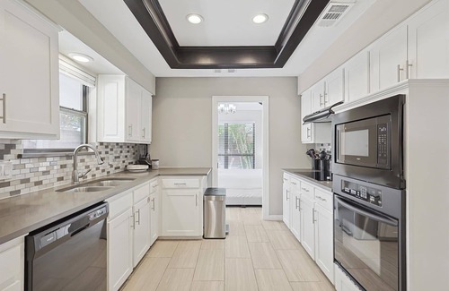 Allen House | Inviting Green Texan Retreat with Pool for Group Getaways