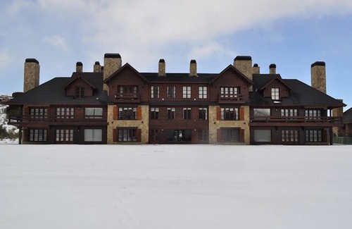 Villa Arelauquen House | Discover Arelauquen: Top-Rated Retreat in Bariloche
