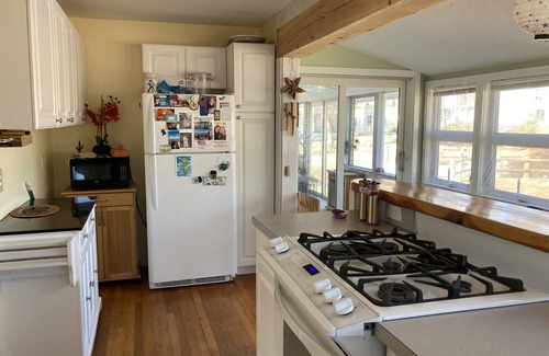 Hampton House | Discover Hampton, NH: Family-Friendly with Breakfast Included