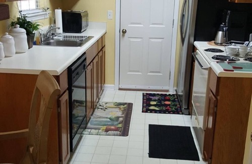 Savannah Cottage | Experience Tybee Island & Historic Savannah - Guest Rated 9.8