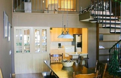 Custer House | Unwind in Nature’s Embrace with Comforts and Amenities