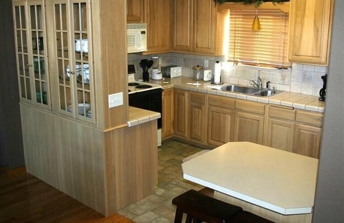 Custer House | Unwind in Nature’s Embrace with Comforts and Amenities