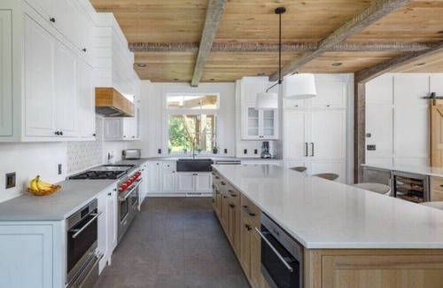 Lexington Villa | Discover the Best Place in Town with Family-Friendly Amenities