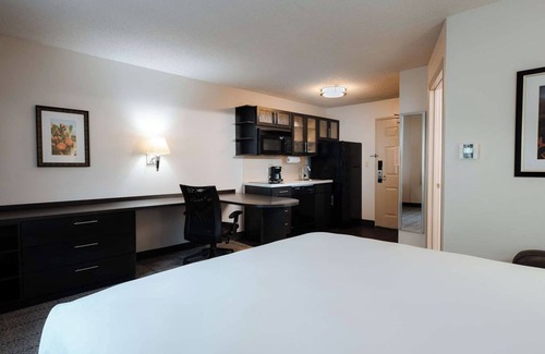 Park Central Hotel | Ideal Stay in Richardson: Free Parking & Pet Friendly