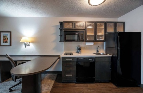 Park Central Hotel | Ideal Stay in Richardson: Free Parking & Pet Friendly