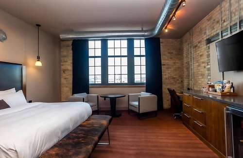 Fifth Ward Hotel | Ideal Milwaukee Hotel: Pet-Friendly & Near Harley-Davidson