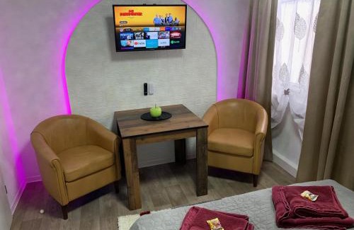 Wittenberge Apartment | Gold Suite with Netflix & eBike Station in Wittenberge