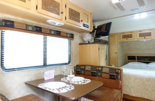 Hillside Other | Cozy RV-Studio Near NYC with Free Parking & Hot Tub