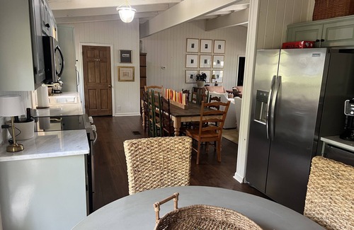 Coosa County House | Experience Breathtaking Sunsets at Lake Martin Retreat
