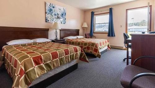 Hawk Run Hotel | Convenient Stay at Best Travel Inn Philipsburg for Families