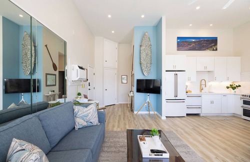 Kihei Condo | Modern Ocean View Retreat: Steps to Beach & Pool Access