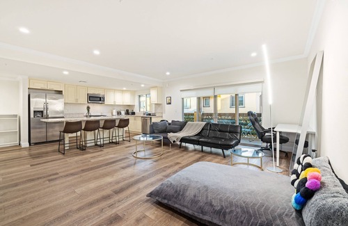 Lamanda Park Apartment | Budget-Friendly 2B2B Hotel in Pasadena with Breakfast
