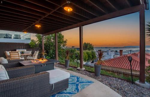 Middletown House | Bay View Retreat - Modern Home with Top Guest Ratings