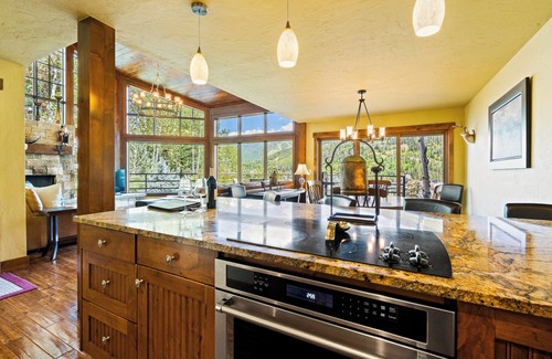 Vail House | Unbeatable Vail Escape: Private Hot Tub & Free Shuttle!