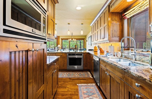 Vail House | Unbeatable Vail Escape: Private Hot Tub & Free Shuttle!