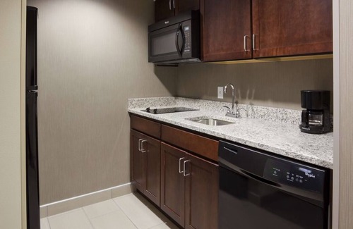 Kutzky Park House | Budget-Friendly Stay with Indoor Pool & King Bed Units!