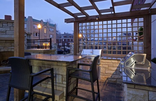 Kutzky Park House | Budget-Friendly Stay with Indoor Pool & King Bed Units!