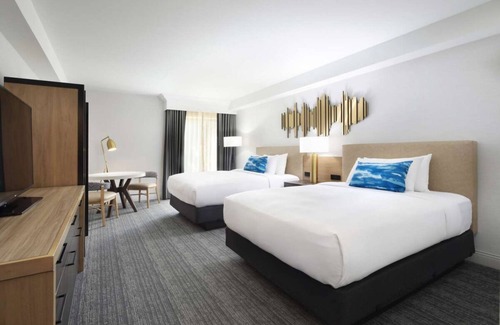 Milpitas Hotel | Quality Stay with Pool & Breakfast Near Pinewood Park