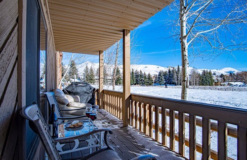Ketchum Condo | Unforgettable Stay at Best View 137: Hot Tub & Pool Access