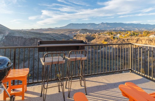 La Verkin Villa | Unforgettable Views at The Dwellings - Pet Friendly Escape