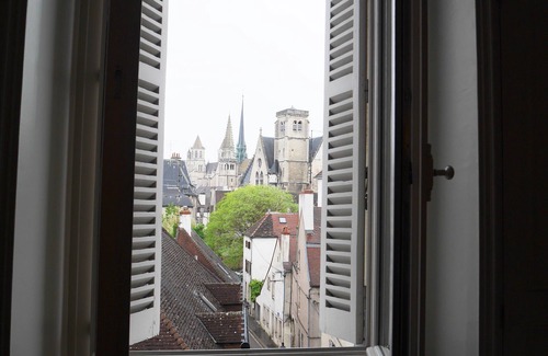 Centre Sud Apartment | Unmatched Views in Dijon: Family-Friendly 2 Bedroom Escape