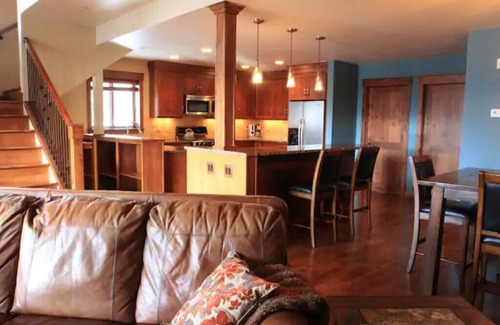 Glenwood Springs House | Unforgettable Glenwood Springs Stay with Hot Tub & Game Room