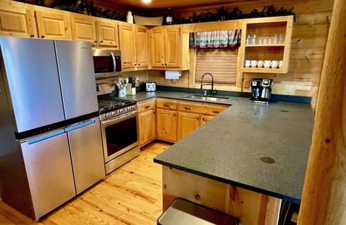 Morganton Cabin | Serene Retreat: Unmatched Views and Spa Bliss in Georgia