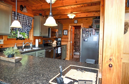 Bostic Cabin | Private Retreat in NC with Amazing Views & Pool Table