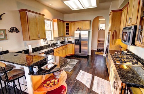 Naumanns Camp House | Unforgettable Views and Amenities at Lake Travis Retreat