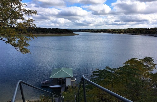 Naumanns Camp House | Unforgettable Views and Amenities at Lake Travis Retreat