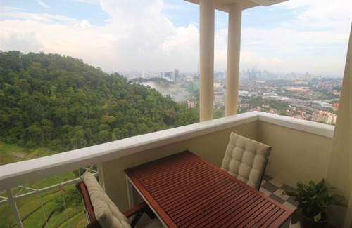 Ulu Kelang House | Serene Jungle Retreat with Breathtaking KL Views, Near City