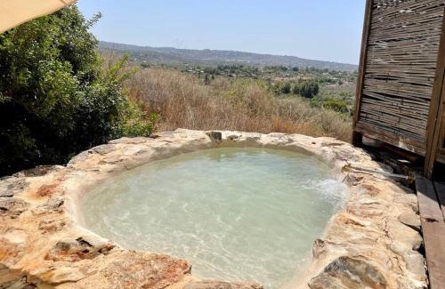 Klil Apartment | Scenic View Romantic Cabin in Eco Village Klil