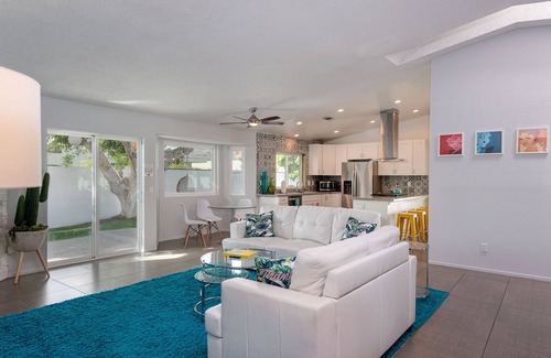 Racquet Club West House | Golden Girls-Themed Retreat: Pool, Spa & Unmatched Views!