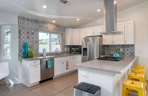 Racquet Club West House | Golden Girls-Themed Retreat: Pool, Spa & Unmatched Views!