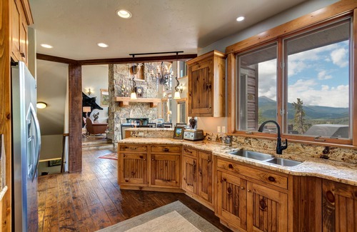 Baldy Mountain House | Unbeatable Views in Breck with Spa & Hot Tub Access