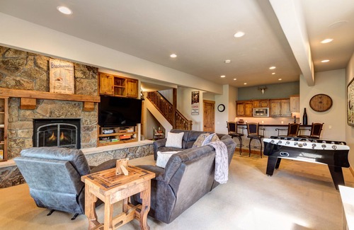 Baldy Mountain House | Unbeatable Views in Breck with Spa & Hot Tub Access
