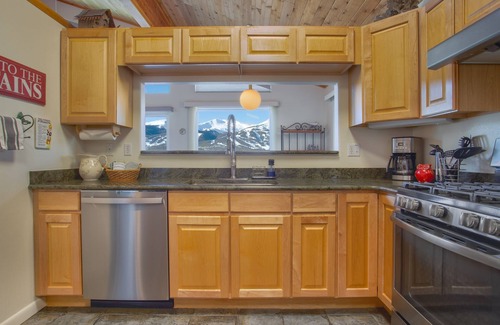 Huron Heights House | Unforgettable Views and Top Amenities in Breck!