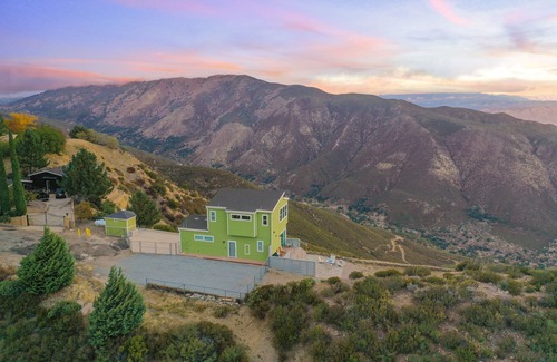 Julian Cottage | Unmatched Views in Julian: Modern Cottage with Hot Tub