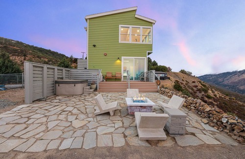 Julian Cottage | Unmatched Views in Julian: Modern Cottage with Hot Tub