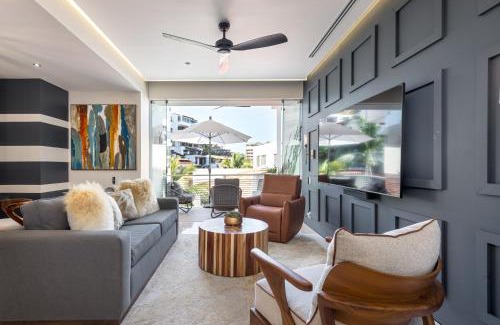 Alta Vista Apartment | Discover Soaring Views at New SOHO Residences Condo