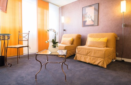 Saumur Hotel | Family-Friendly Best Western Adagio with Pool & Breakfast