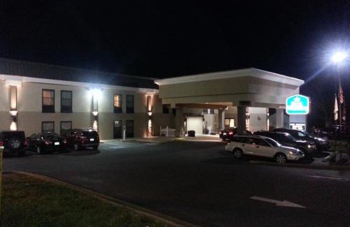 Albemarle Hotel | Inviting Stay at Best Western Albemarle Inn with Pool Access