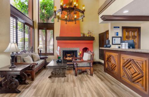 San Ysidro Hotel | Cozy Stay at Best Western Americana Inn with Ocean Views