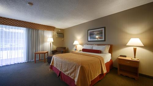 Santa Nella Hotel | Pet-Friendly Stay at Best Western Andersen's Inn with Ocean Views