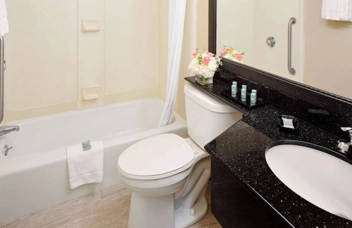 Bennington House | Guest Rated: Best Western Bennington with Pool & Breakfast
