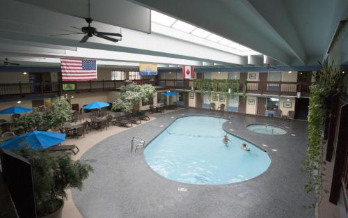 Superior Hotel | Pet-Friendly Best Western Bridgeview Hotel with Oceanfront Pool